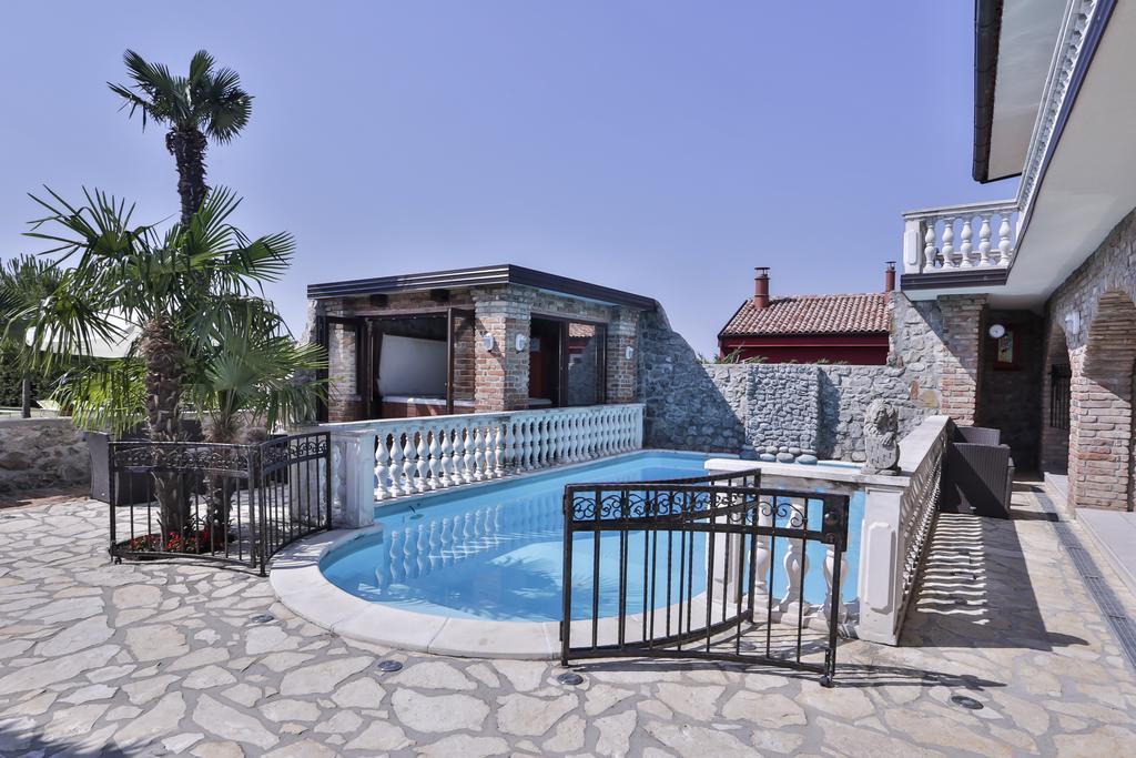 Casa Oasa -Accommodation , Pizzeria & Bar Marezige Zewnętrze zdjęcie