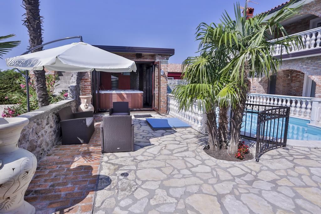 Casa Oasa -Accommodation , Pizzeria & Bar Marezige Zewnętrze zdjęcie