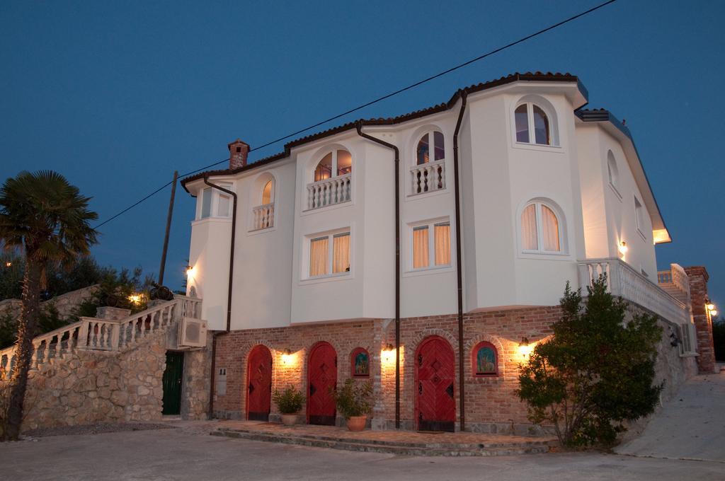 Casa Oasa -Accommodation , Pizzeria & Bar Marezige Zewnętrze zdjęcie